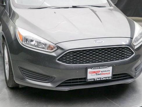 Used 2018 Ford Focus SE image 3