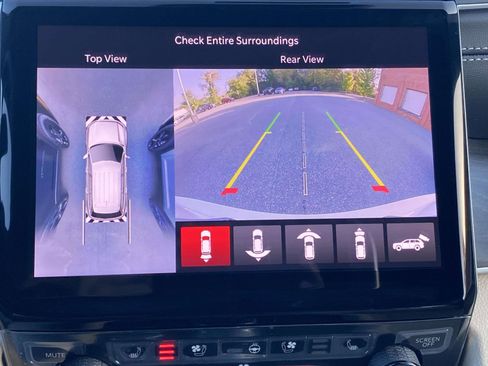 New 2025 Jeep Grand Cherokee Limited w/ Luxury Tech Group II image 28