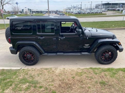 Used 2011 Jeep Wrangler Unlimited Sahara image 6