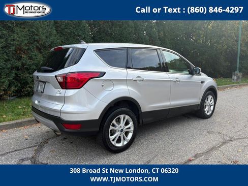 Used 2019 Ford Escape SE image 8