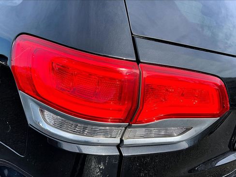 Used 2015 Jeep Grand Cherokee Limited w/ Luxury Group II image 28