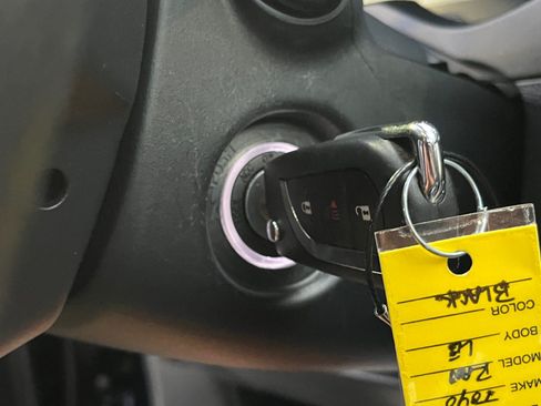 Certified 2025 Toyota RAV4 LE AWD/4WD image 19