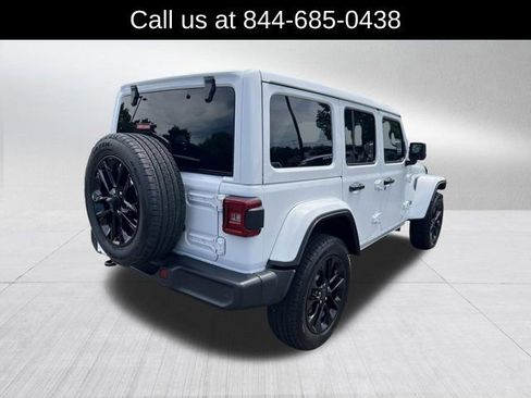 Used 2025 Jeep Wrangler Unlimited Sahara w/ Safety Group AWD/4WD image 5