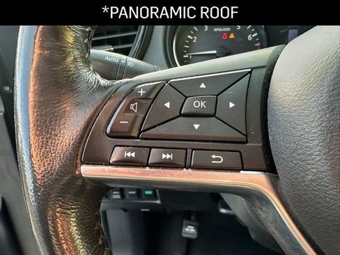 Used 2018 Nissan Rogue SL w/ Premium Package image 6