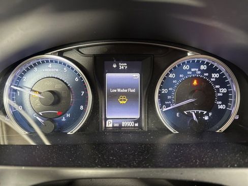 Used 2017 Toyota Camry LE image 5