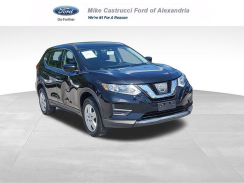 Used 2017 Nissan Rogue S AWD/4WD image 1