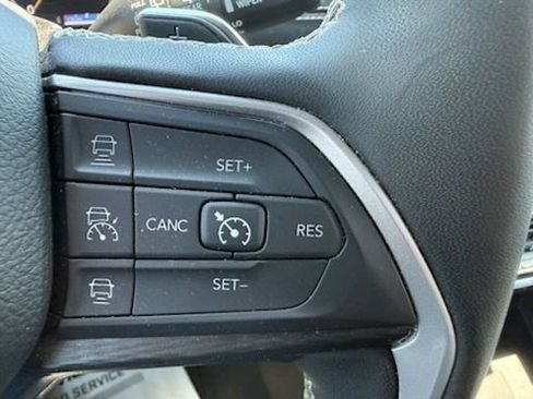Used 2024 Jeep Grand Cherokee Altitude AWD/4WD image 36