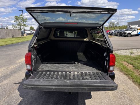 Used 2022 Toyota Tacoma SR w/ SX Package AWD/4WD image 24