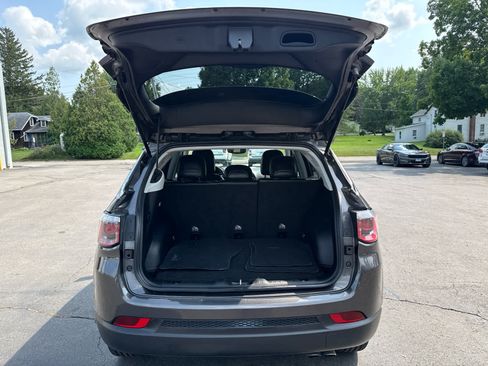 Used 2018 Jeep Compass Limited AWD/4WD image 15