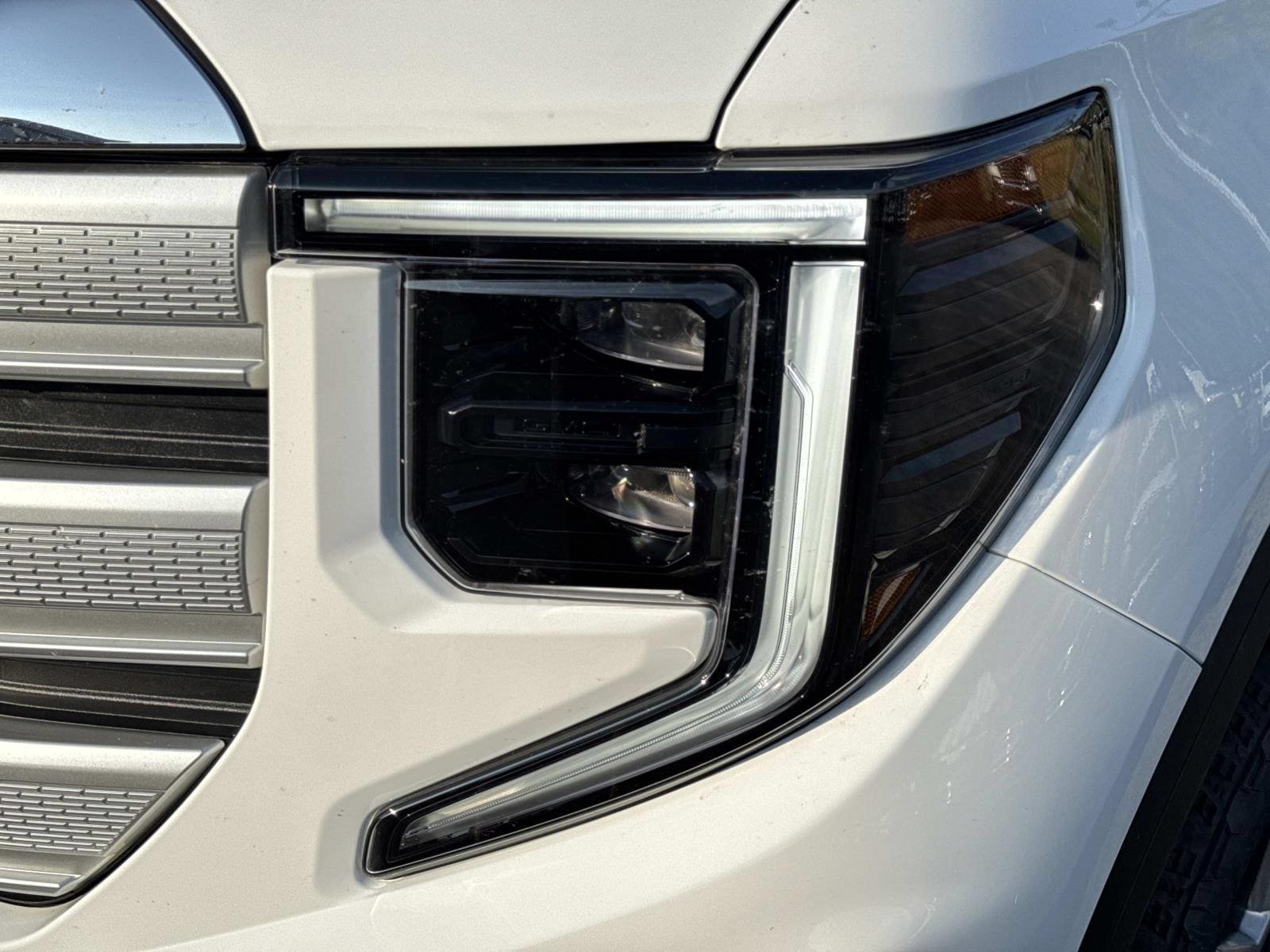 Used 2023 GMC Sierra 1500 SLE AWD/4WD image 9