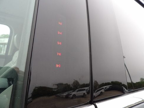 Used 2025 Ford Expedition Max Platinum AWD/4WD image 15