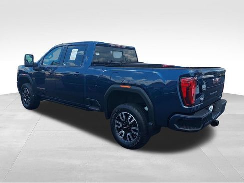 Used 2022 GMC Sierra 2500 AT4 w/ AT4 Premium Plus Package AWD/4WD image 3