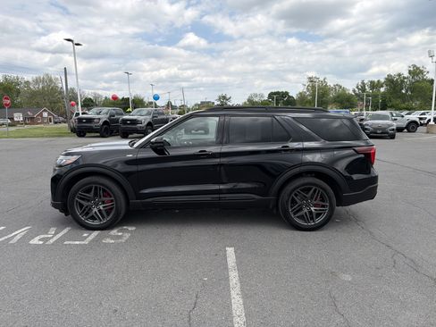 Used 2026 Ford Explorer ST-Line w/ ST-Line Street Pack AWD/4WD image 7