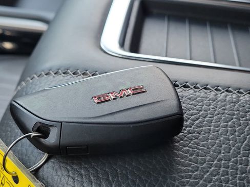 Used 2024 GMC Yukon XL Denali RWD image 44