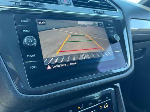 Certified 2024 Volkswagen Tiguan SE R-Line FWD image 28