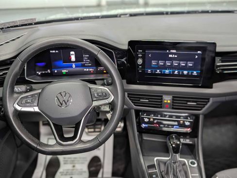 Used 2025 Volkswagen Jetta Sport image 17