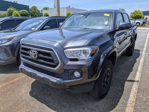Used 2020 Toyota Tacoma SR5 RWD image 2
