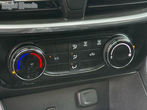 Used 2024 Buick Encore GX Sport Touring image 22