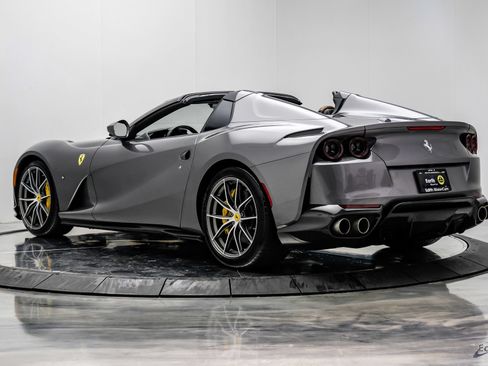 Used 2022 Ferrari 812 GTS RWD image 13