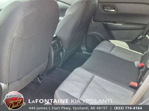 Used 2025 Nissan Rogue SV FWD image 26