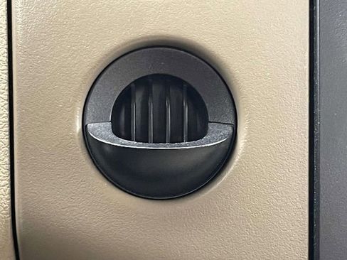 Used 2005 Ford F150 XL RWD image 30