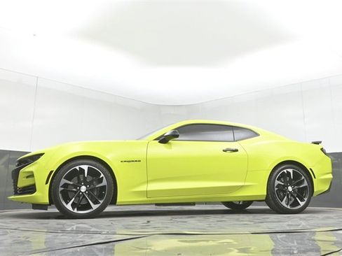 Used 2021 Chevrolet Camaro SS image 40