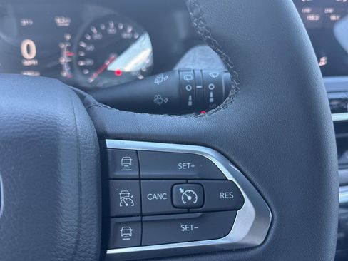 Used 2024 Jeep Compass Latitude w/ Sun and Sound Group image 17