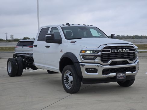 New 2026 RAM 5500 Tradesman w/ Chrome Appearance Group image 3