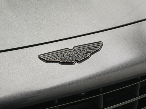 Used 2025 Aston Martin V8 Vantage Coupe image 25