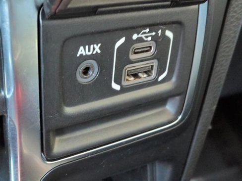 Used 2024 Jeep Wrangler Unlimited Sahara AWD/4WD image 20