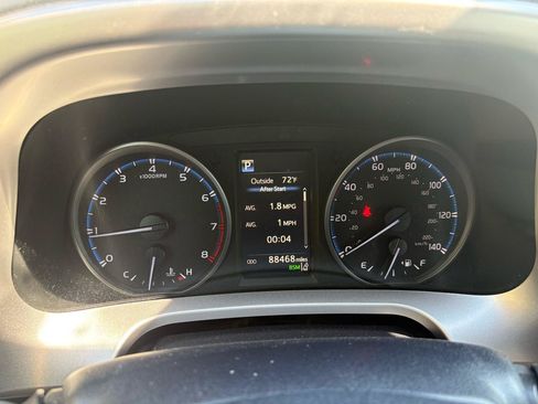 Used 2018 Toyota RAV4 XLE w/ Plus Extra Value Package FWD image 18