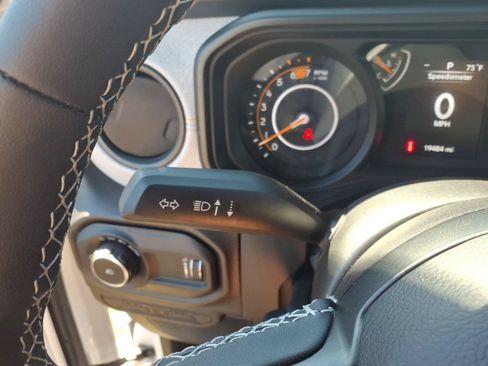 Used 2025 Jeep Wrangler Unlimited Sport AWD/4WD image 27