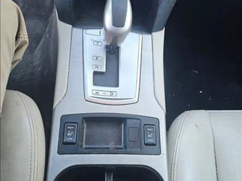 Used 2011 Subaru Outback 2.5i Limited image 18