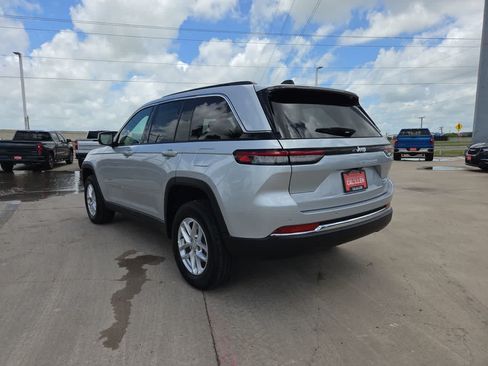 New 2026 Jeep Grand Cherokee Laredo X RWD image 12