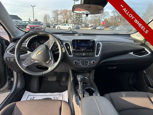 Used 2023 Chevrolet Malibu LT image 14