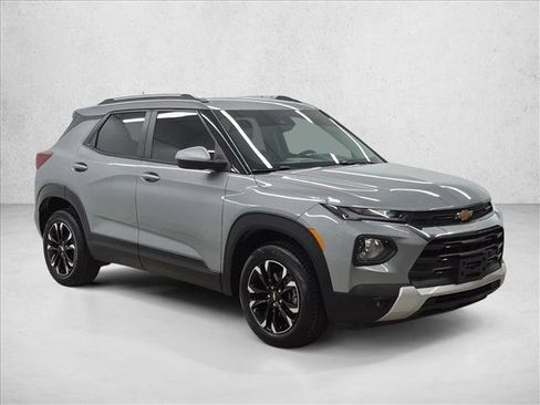 Used 2023 Chevrolet TrailBlazer LT AWD/4WD image 3
