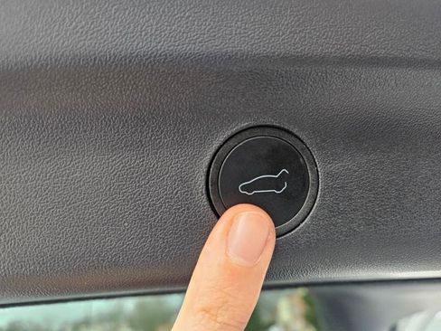 Used 2024 Tesla Model Y Long Range image 69