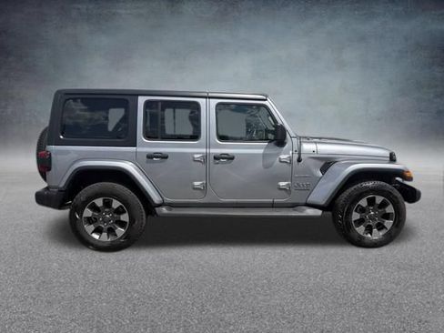 Used 2018 Jeep Wrangler Unlimited Sahara AWD/4WD image 6