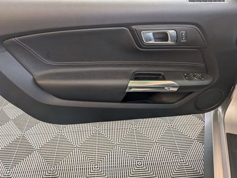 Used 2019 Ford Mustang Coupe RWD image 14