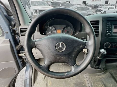 Used 2018 Mercedes-Benz Sprinter 2500 image 9