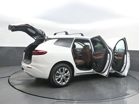 Used 2021 Buick Enclave Avenir w/ Avenir Technology Package AWD/4WD image 43