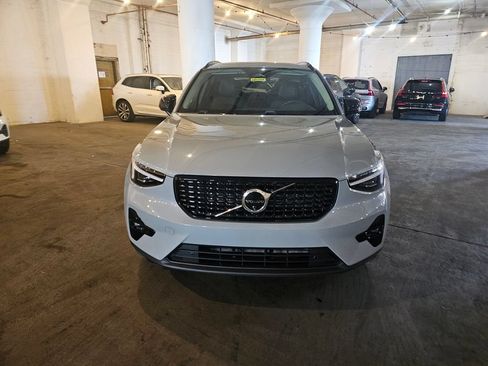 Certified 2025 Volvo XC40 B5 Ultra AWD/4WD image 8
