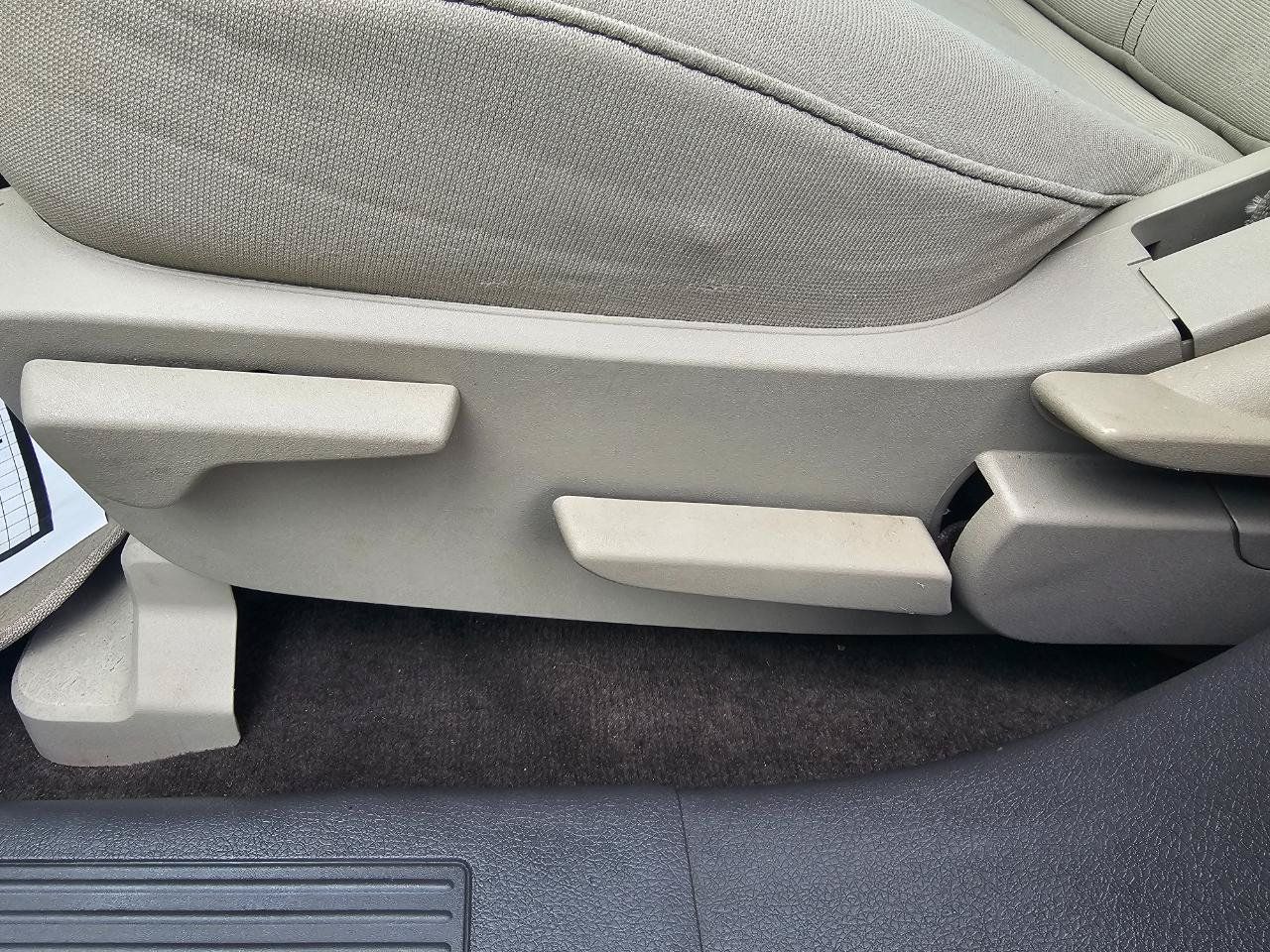 Used 2013 Ford Edge SE FWD image 31