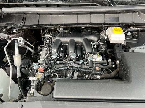 Certified 2025 Nissan Pathfinder SL FWD image 20