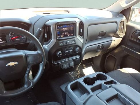 Used 2020 Chevrolet Silverado 1500 Custom w/ Custom Value Package AWD/4WD image 5