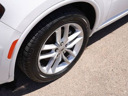 Used 2024 Dodge Durango GT RWD image 9