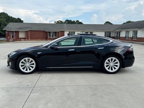Used 2016 Tesla Model S 75D image 4