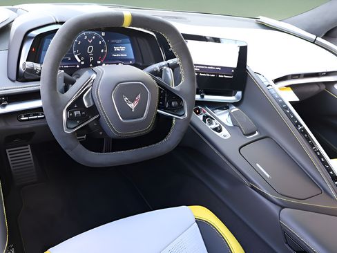Used 2022 Chevrolet Corvette Stingray Premium Cpe RWD image 13
