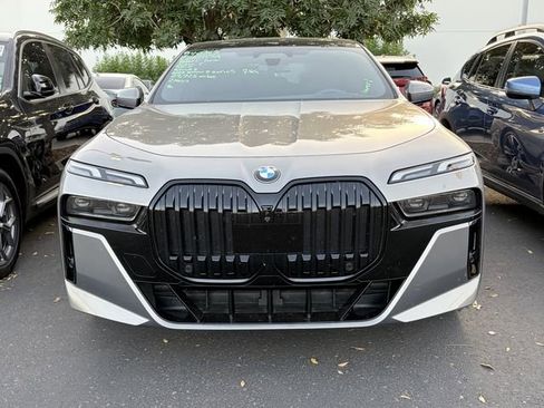 Used 2023 BMW 740i RWD image 2