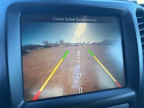 Used 2016 Jeep Cherokee Trailhawk w/ Cold Weather Group image 15